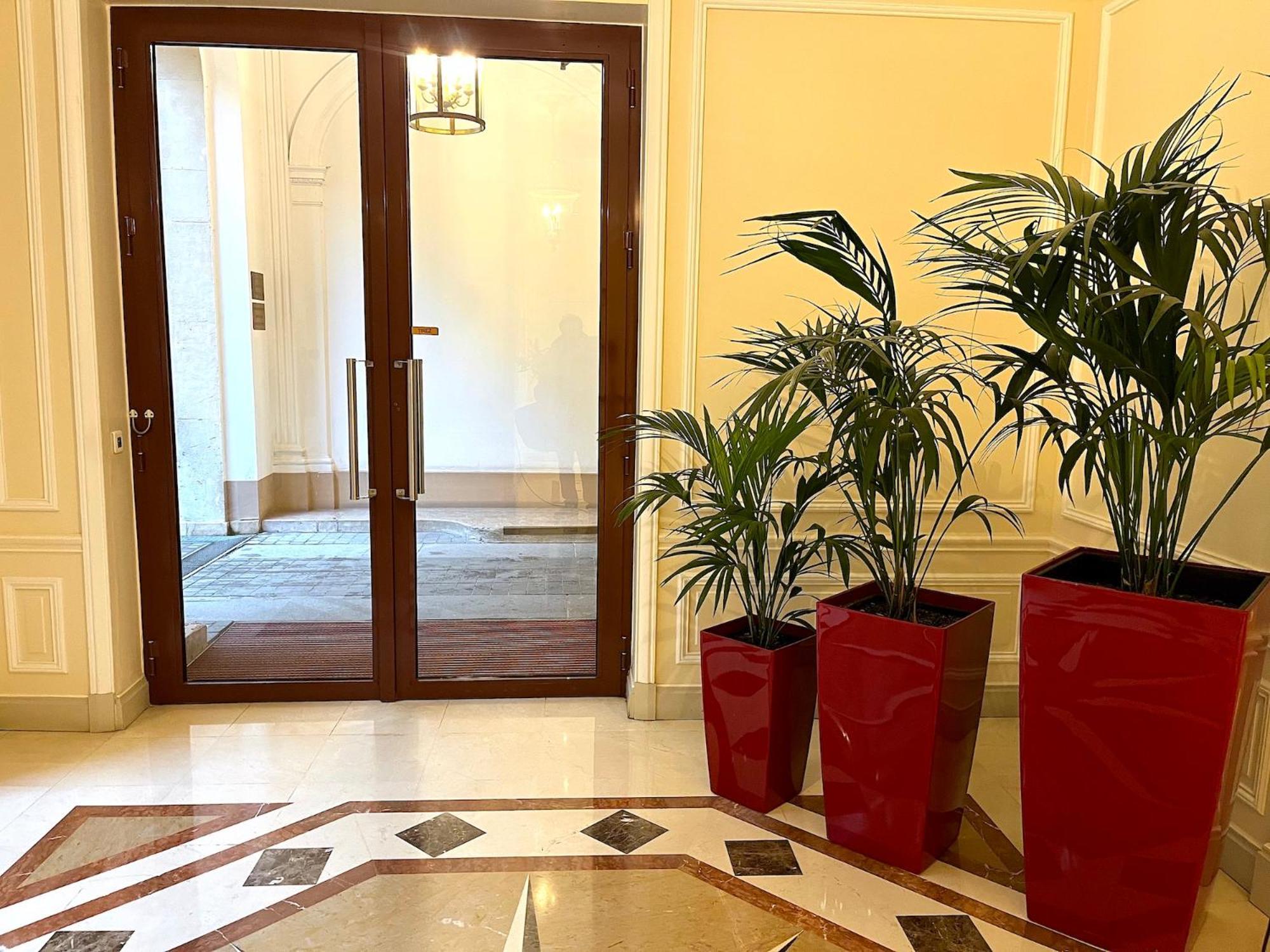 Apartment Pierre Charron *