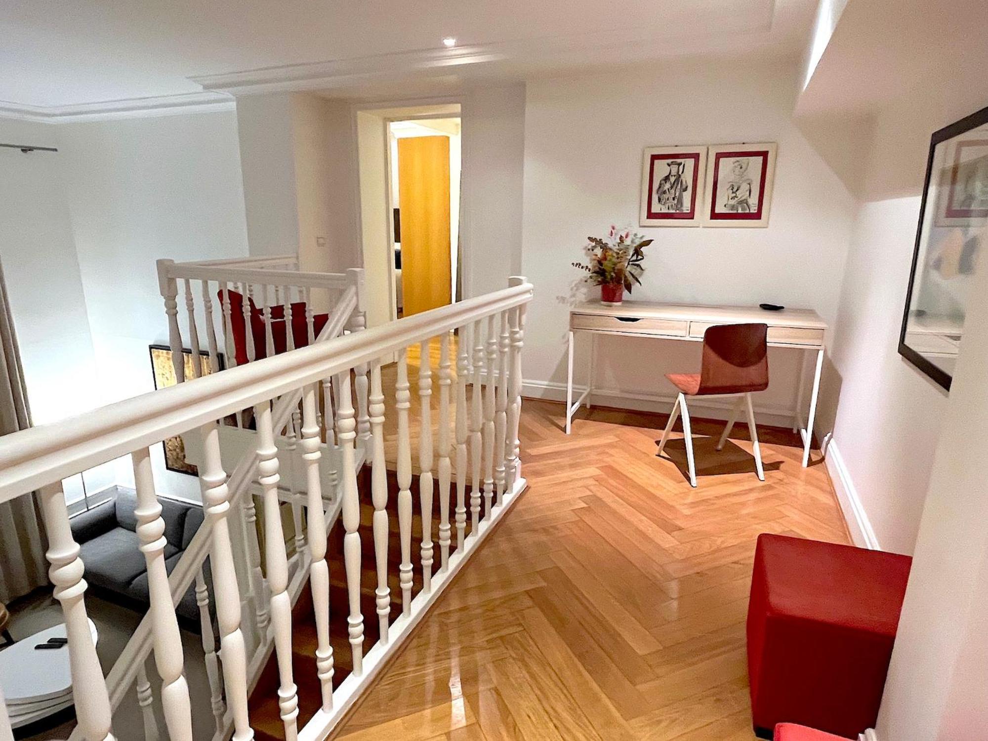 Apartment Pierre Charron